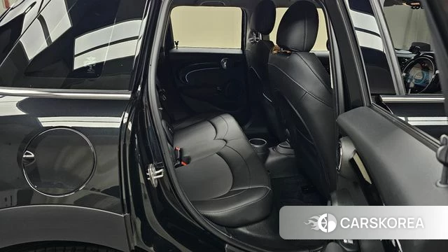 Mini Cooper 2023 Черный из Кореи, фото 2
