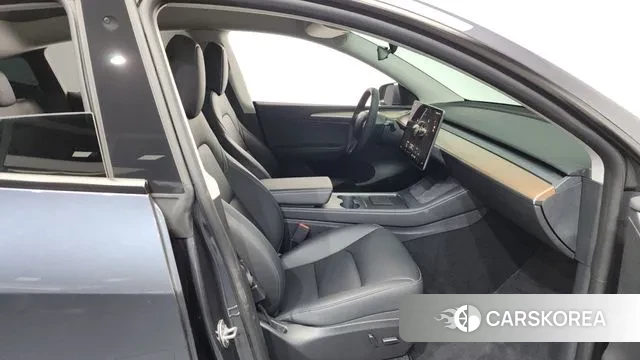 Tesla Model Y 2024 Серый из Кореи, фото 2