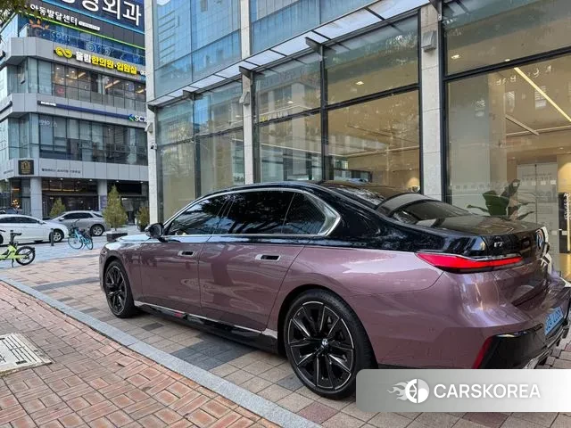 BMW i7 (G70) id 3304908 из Кореи 2