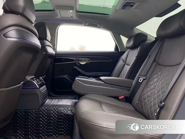Audi A8 2024 Черный из Китая, фото 2