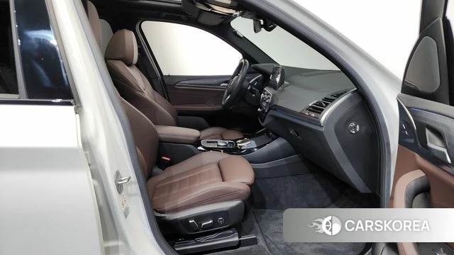 BMW iX3 2024 Белый из Кореи, фото 2