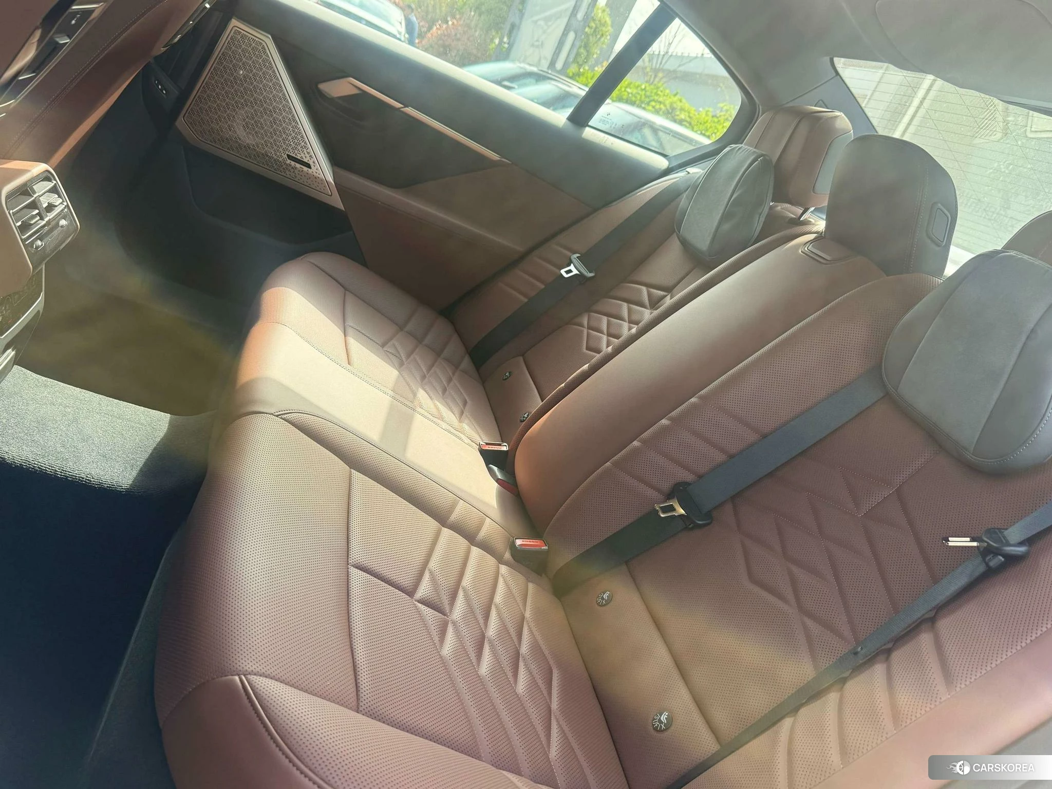 BMW 5 series 2024 Темно-серый из Китая, фото 2