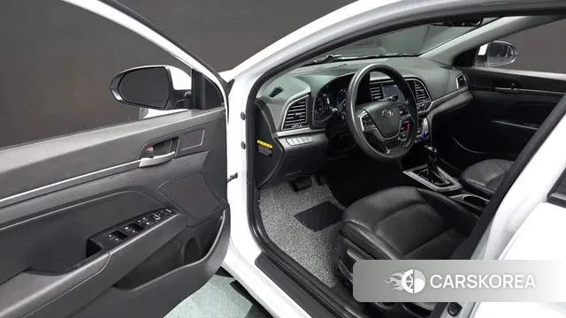 Hyundai Avante AD 2018 Белый из Кореи, фото 2