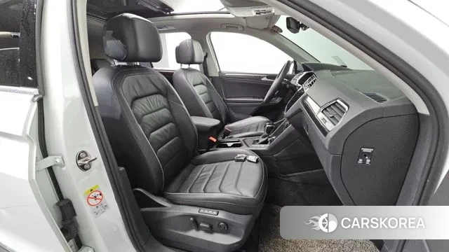 Volkswagen Tiguan second Generation 2021 Белый из Кореи, фото 2