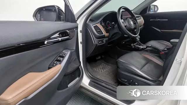 Kia Seltos 2021 Белый из Кореи, фото 2