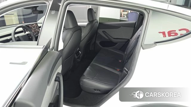 Tesla Model Y 2025 Белый из Кореи, фото 2