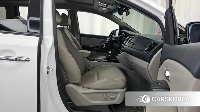Kia The New Carnival 2018 Белый из Кореи, фото 2