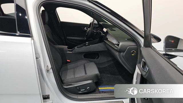 Polestar Polestar 2 2022 Серебристо-серый из Кореи, фото 2