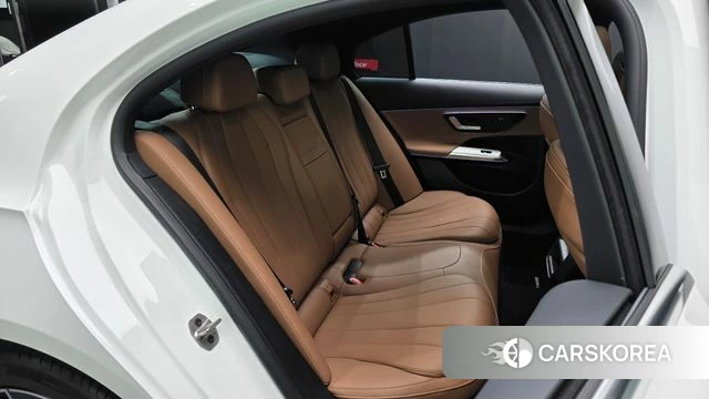 Mercedes-Benz E-Class W214 2026 Белый из Кореи, фото 2