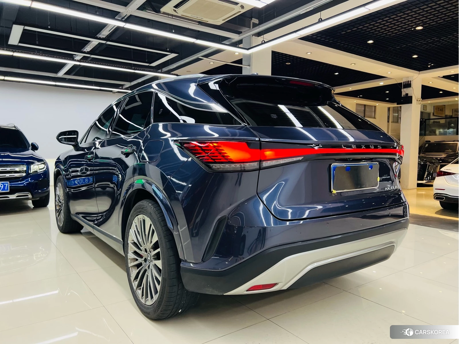 Lexus RX 2023 Champagne/brown из Китая, фото 2