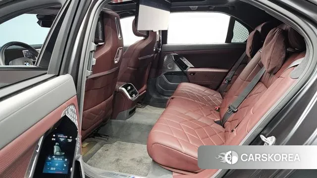 BMW 7 Series (G70) 2022 Серый из Кореи, фото 2