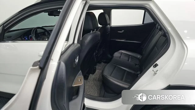 Kia Stonic 2019 Белый из Кореи, фото 2