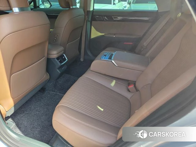 Hyundai Grandeur Hybrid (GN7) 2023 Серебристо-серый из Кореи, фото 2