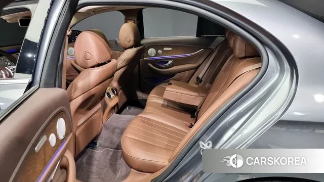 Mercedes-Benz E-Class W213 2019 Серый из Кореи, фото 2