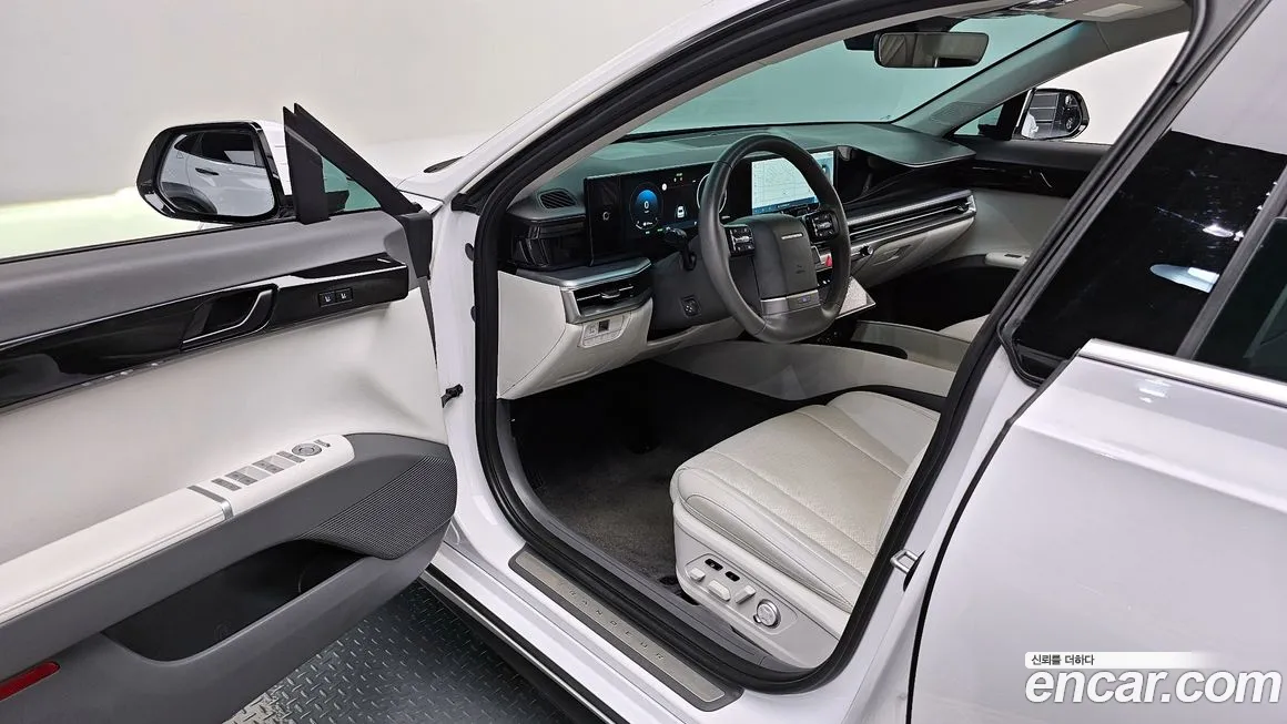 Hyundai Grandeur Hybrid (GN7) 2023 Белый из Кореи, фото 2