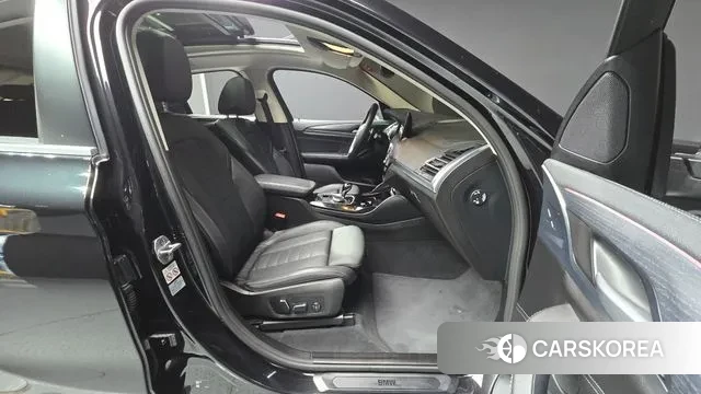 BMW X4 (G02) 2024 Черный из Кореи, фото 2