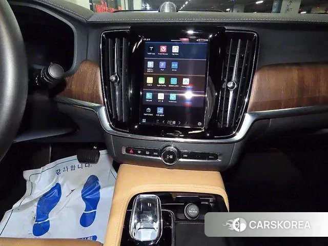 Volvo S90 2023 Черный из Кореи, фото 2