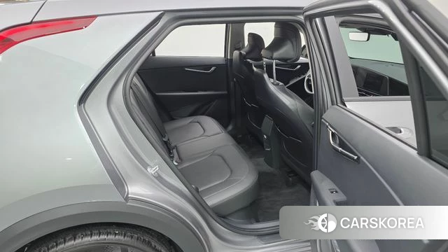 Kia Di Ol Nu Niro 2024 Серебристо-серый из Кореи, фото 2