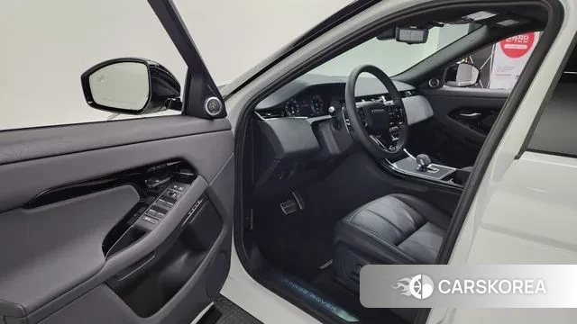 Land Rover Range Rover Evoque 2nd Generation 2024 Белый из Кореи, фото 2