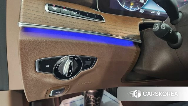 Mercedes-Benz E-Class W213 2020 Белый из Кореи, фото 2