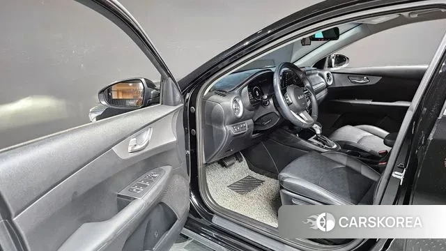 Kia The New K3 2nd generation 2022 Черный из Кореи, фото 2