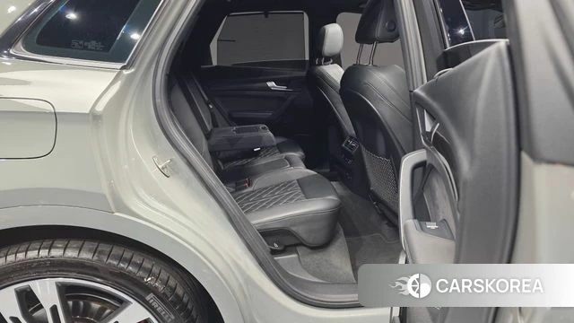 Audi SQ5 (FY) 2021 Серебристо-серый из Кореи, фото 2