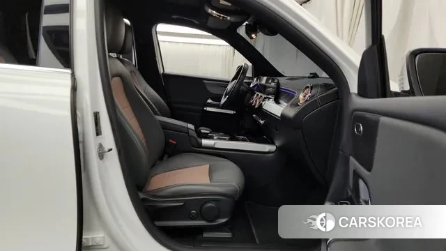 Mercedes-Benz EQB X243 2022 Белый из Кореи, фото 2