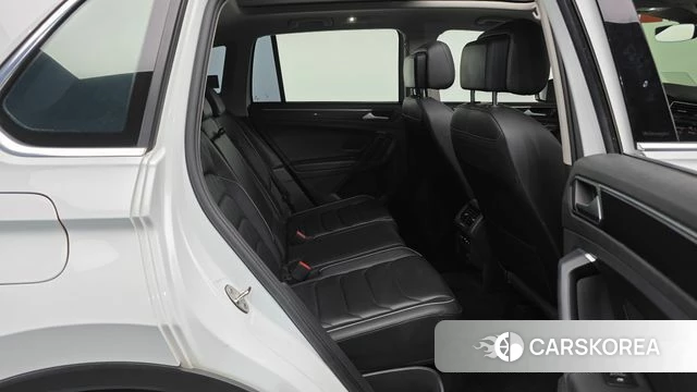 Volkswagen Tiguan second Generation 2021 Белый из Кореи, фото 2