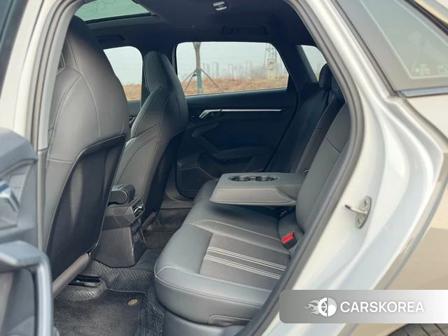 Audi A3 2024 Серебристо-серый из Китая, фото 2