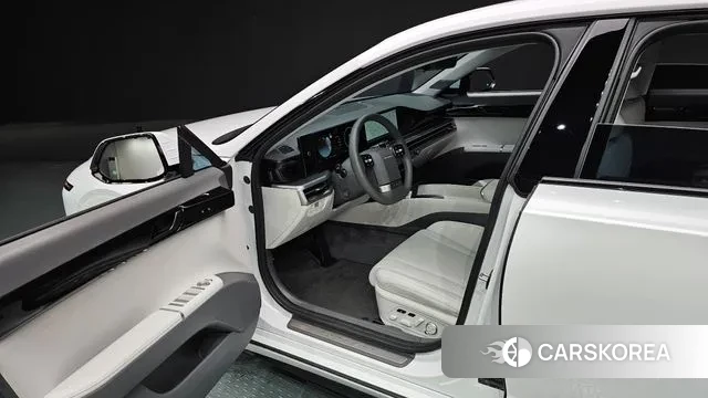 Hyundai Grandeur Hybrid (GN7) 2025 Белый из Кореи, фото 2