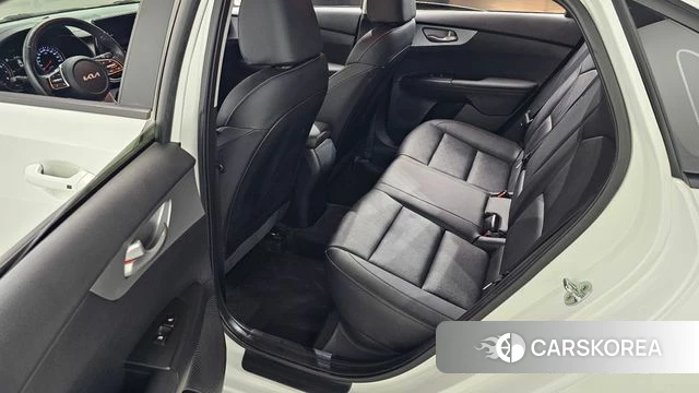 Kia The New K3 2nd generation 2022 Белый из Кореи, фото 2