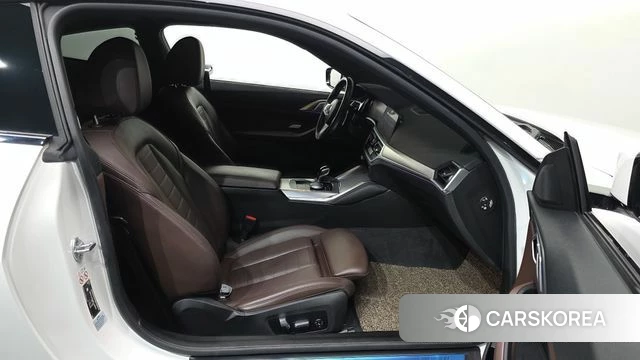 BMW 4 Series (G22) 2022 Белый из Кореи, фото 2