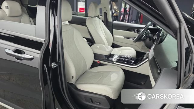 Kia Carnival 4th generation 2023 Черный из Кореи, фото 2
