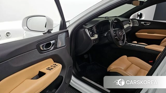 Volvo XC60 second Generation 2018 Белый из Кореи, фото 2