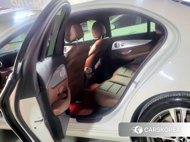 Mercedes-Benz E-Class W213 2021 Белый из Кореи, фото 2