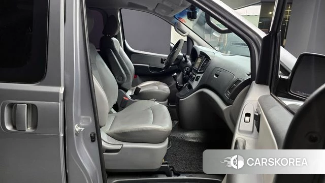 Hyundai The New Grand Starex 2018 Серебряный из Кореи, фото 2