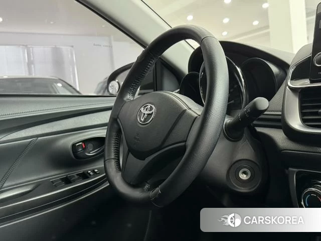 Toyota YARIS L Zhixuan 2021 Белый из Китая, фото 2