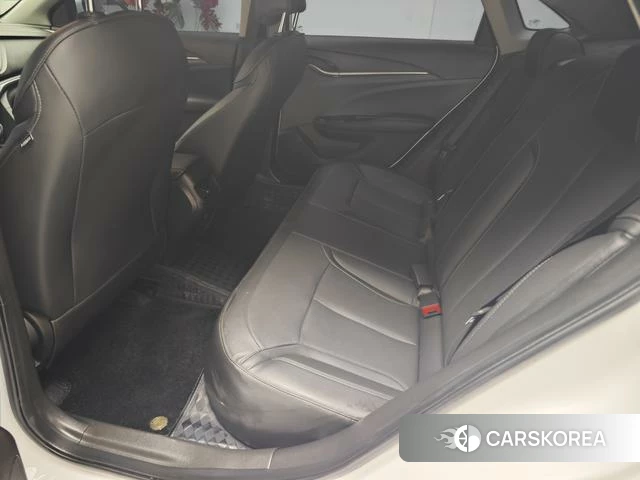 Buick Yinglang 2023 Белый из Китая, фото 2