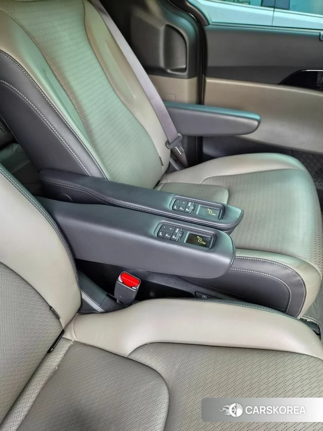 Kia The New Carnival 4th Generation 2024 Черный из Кореи, фото 2