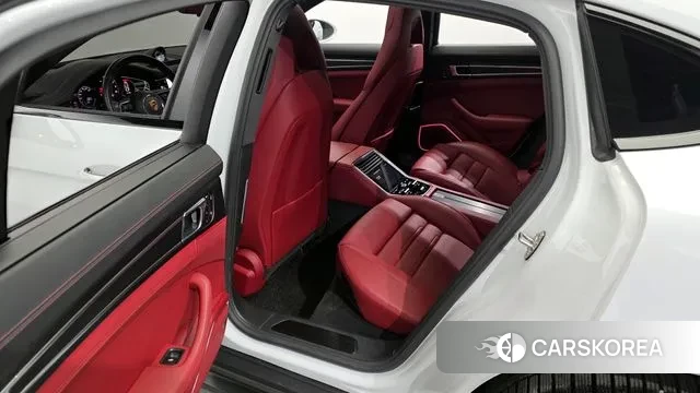 Porsche Panamera (971) 2023 Белый из Кореи, фото 2