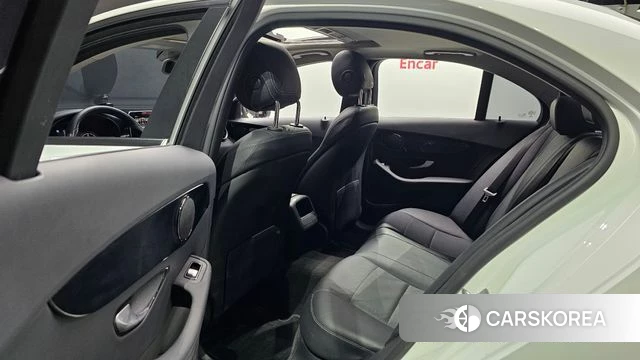 Mercedes-Benz C-Class W205 2018 Белый из Кореи, фото 2