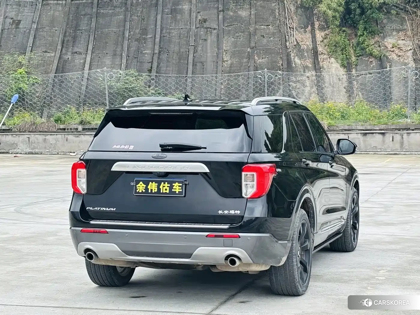 Ford Explorer 2021 Черный из Китая, фото 2