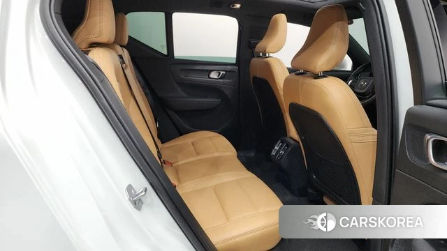Volvo XC40 2021 Белый из Кореи, фото 2