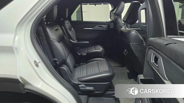 Ford Explorer 6th Generation 2024 Белый из Кореи, фото 2