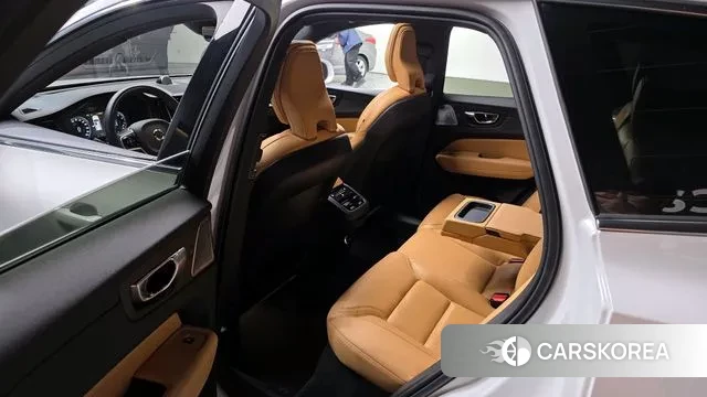 Volvo XC60 second Generation 2020 Белый из Кореи, фото 2