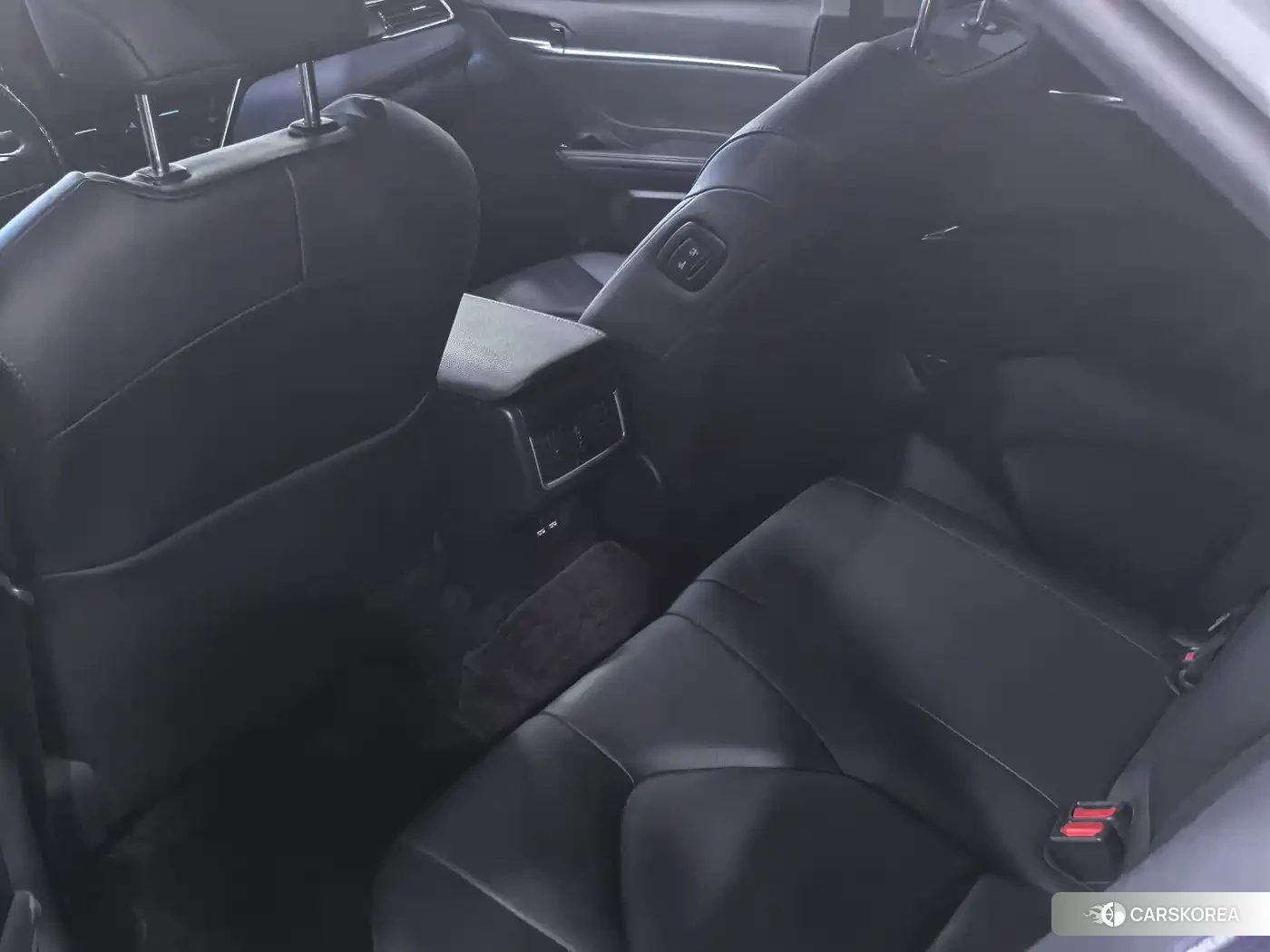 Toyota Camry 2023 Белый из Китая, фото 3