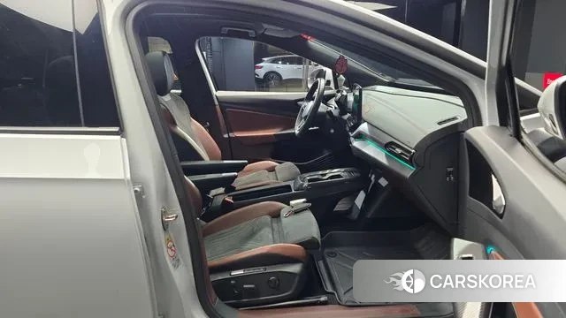 Volkswagen ID.4 2022 Белый из Кореи, фото 2