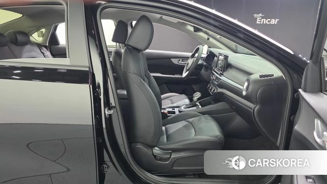 Kia The New K3 2nd generation 2022 Черный из Кореи, фото 2