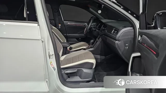 Volkswagen T-Roc 2022 Белый из Кореи, фото 2