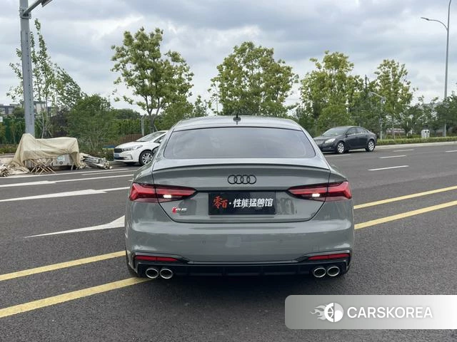 Audi S5 2023 Серебристо-серый из Китая, фото 2